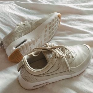 Nike beige sneakers
